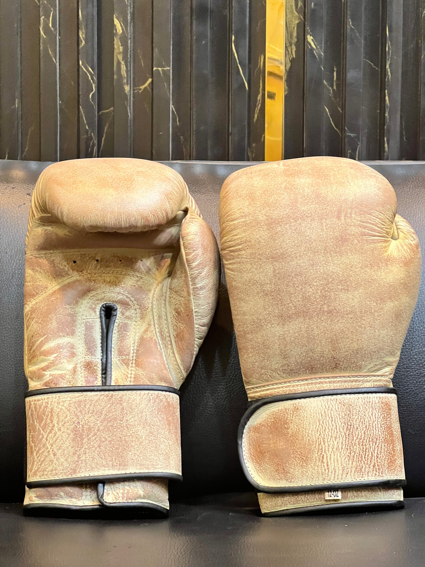 Skin spade leather boxing gloves