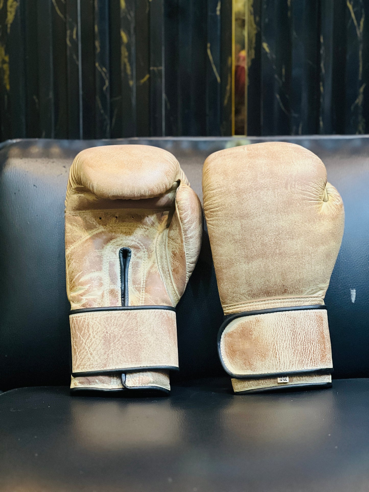 Skin spade leather boxing gloves