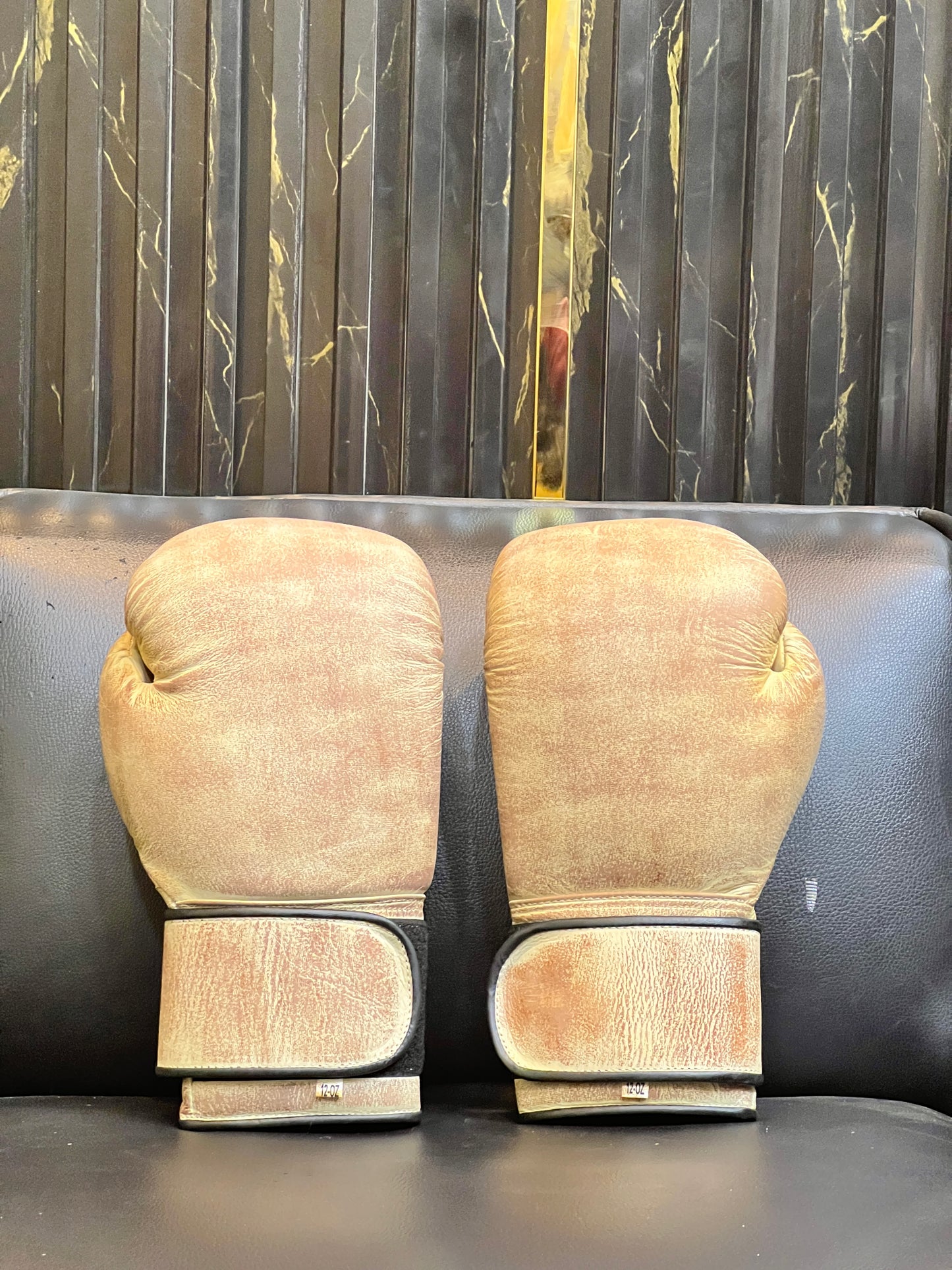 Skin spade leather boxing gloves
