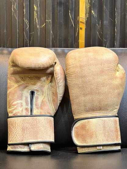 Skin spade leather boxing gloves